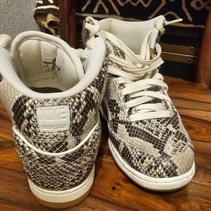 NIKE Air Python Premium
